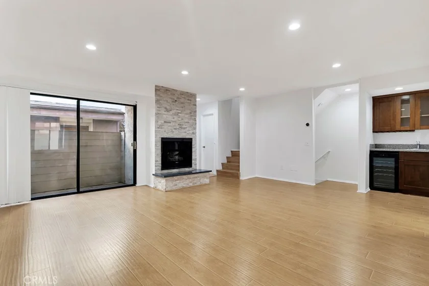 7240 Shirley #102 photo 3