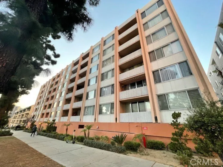 421 S La Fayette Park Place #325 photo 1