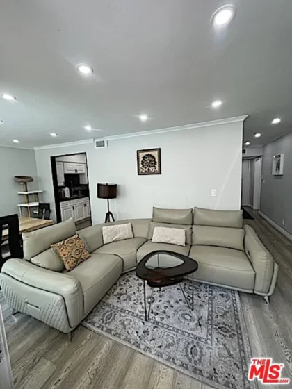 1015 N Kings Road #104 photo 17