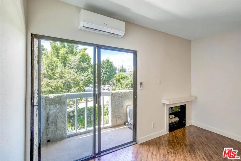 4506 Saugus Avenue #10 photo 16
