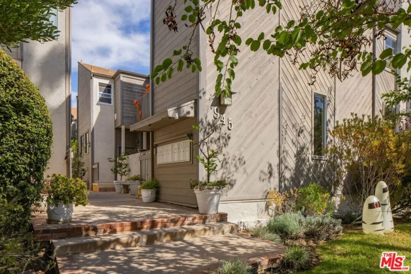 945 21st Street #4 photo 3