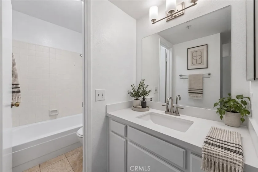 1052 Seco #104 photo 34
