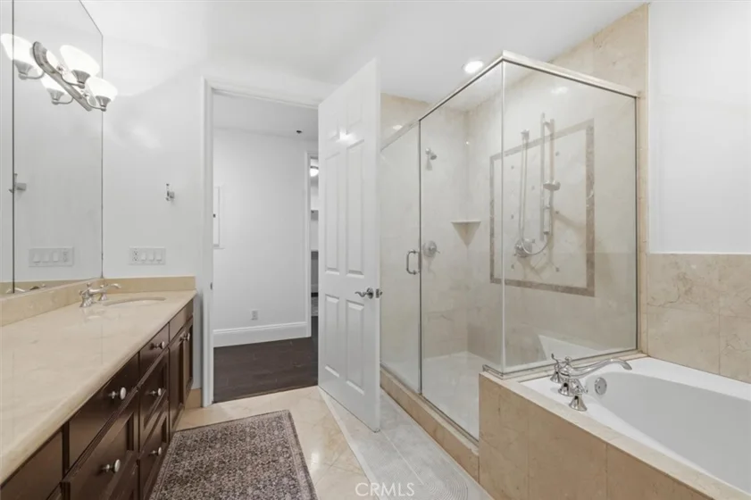 143 N Arnaz Drive #105 photo 17