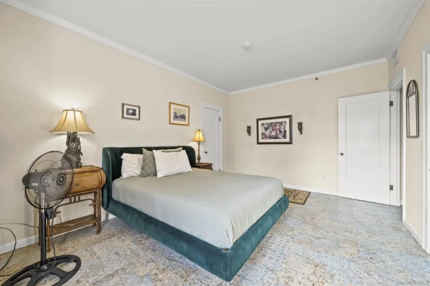 702 Ash Street #300 photo 16