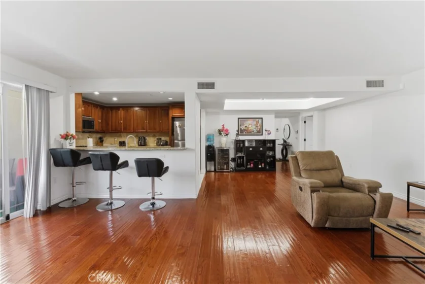4733 Elmwood Avenue #203 photo 45