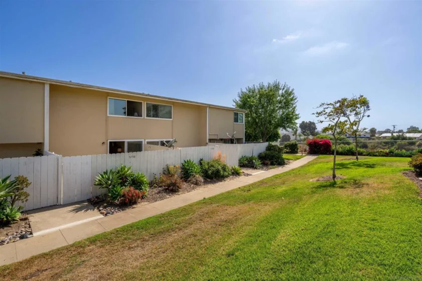5758 Ferber Street photo 1