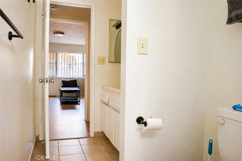 1524 Acacia Street Unit 3 Street photo 19