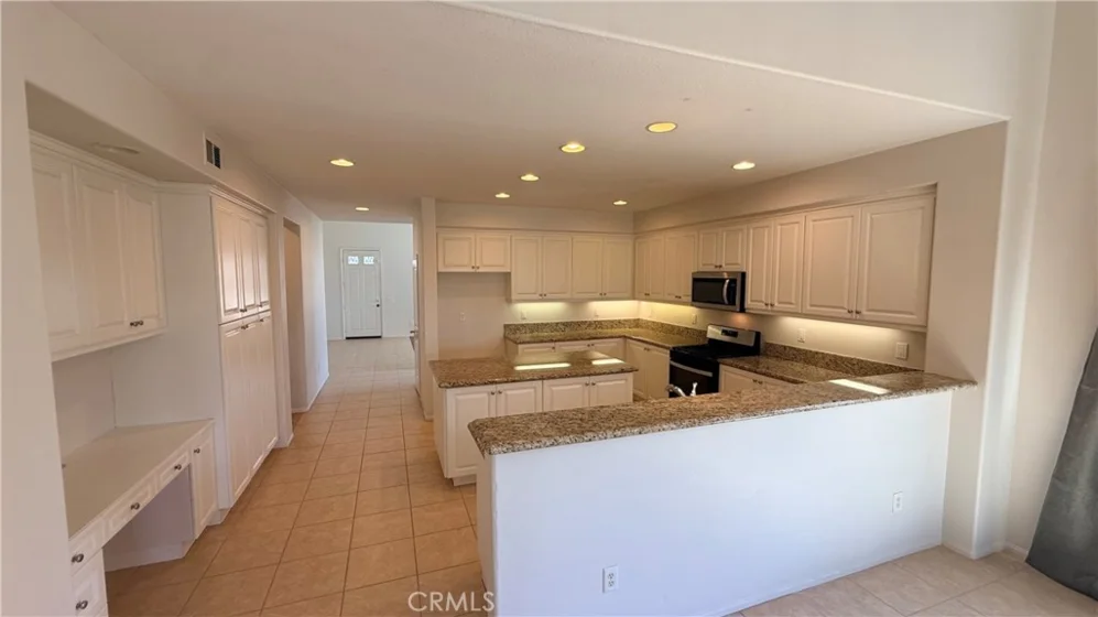 42641 Hussar Court photo 6