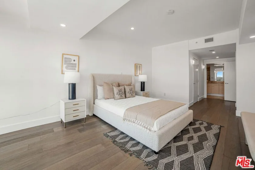 13600 Marina Pointe Drive #1904 photo 14