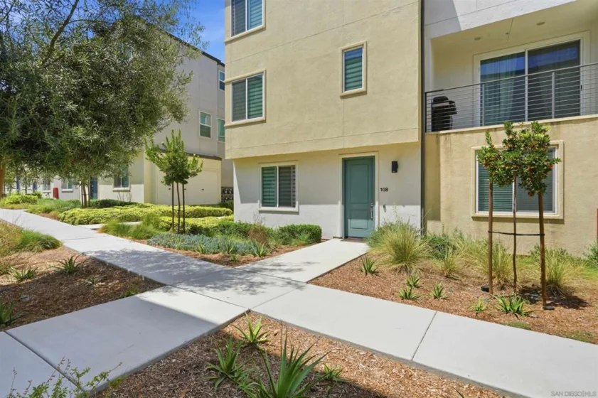 5491 Seacliff Place #108 photo 43