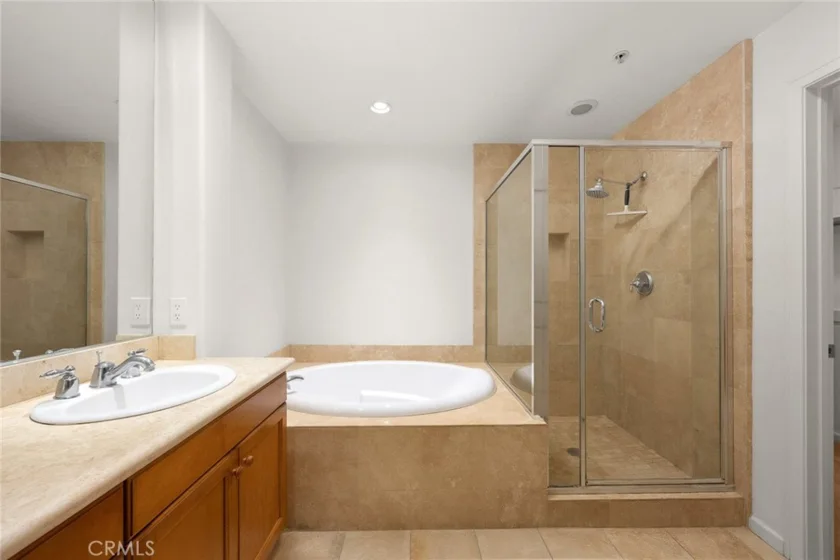 128 N Oak Knoll #206 photo 18