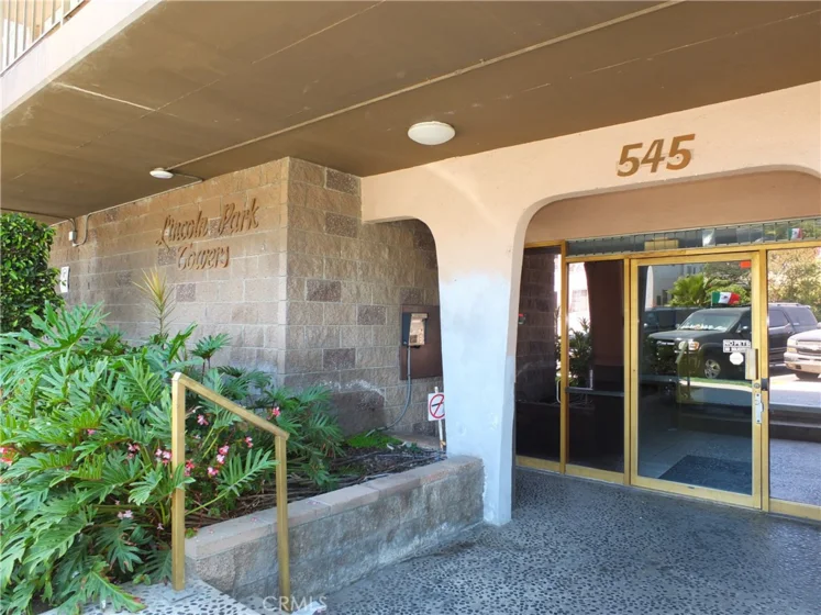 545 Chestnut Avenue #203 photo 2