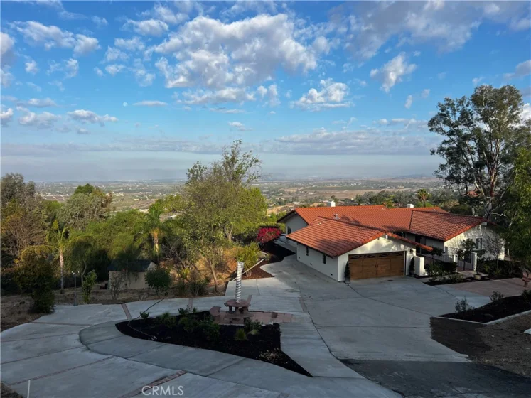 41525 Avenida Ortega photo 1