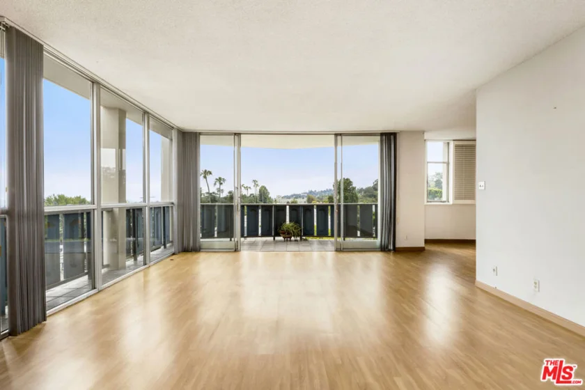 4455 Los Feliz Boulevard #607 photo 1