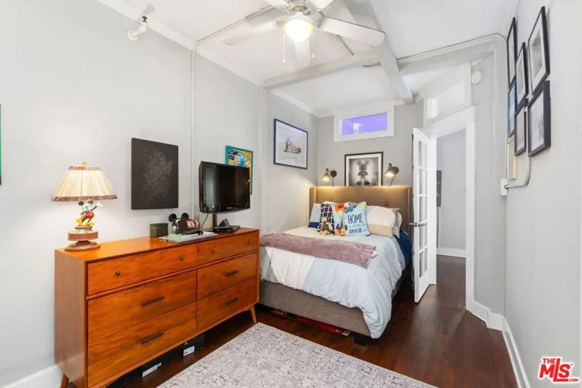 325 W 3rd Street #502 photo 18