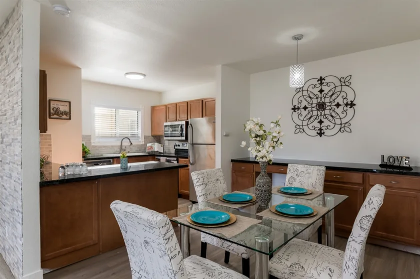 2561 White Oak Place #6 photo 1