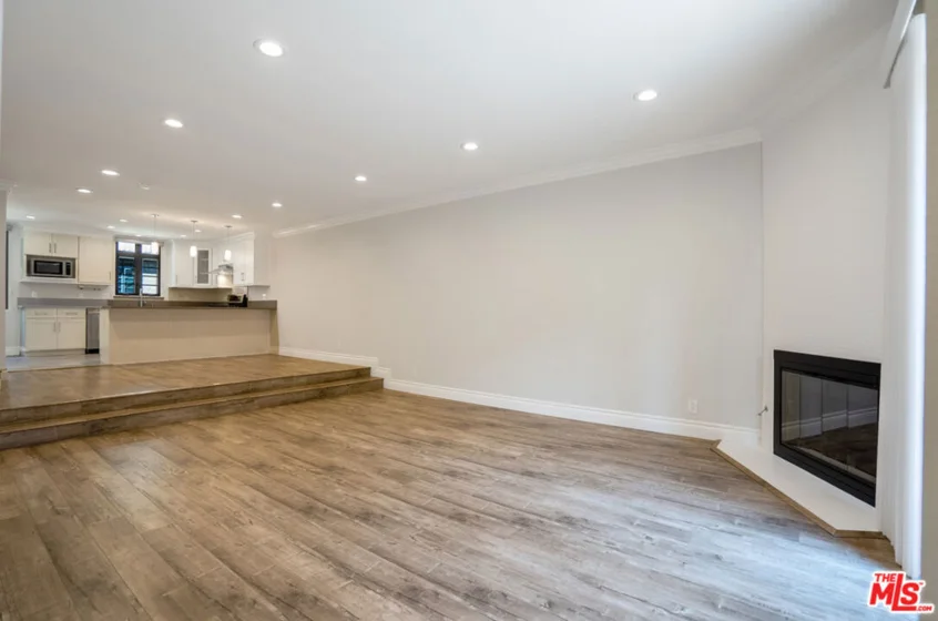 4368 W 8th Street #17 photo 8