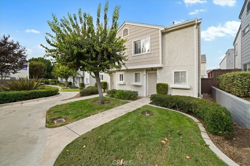 2109 Kings View Circle photo 1