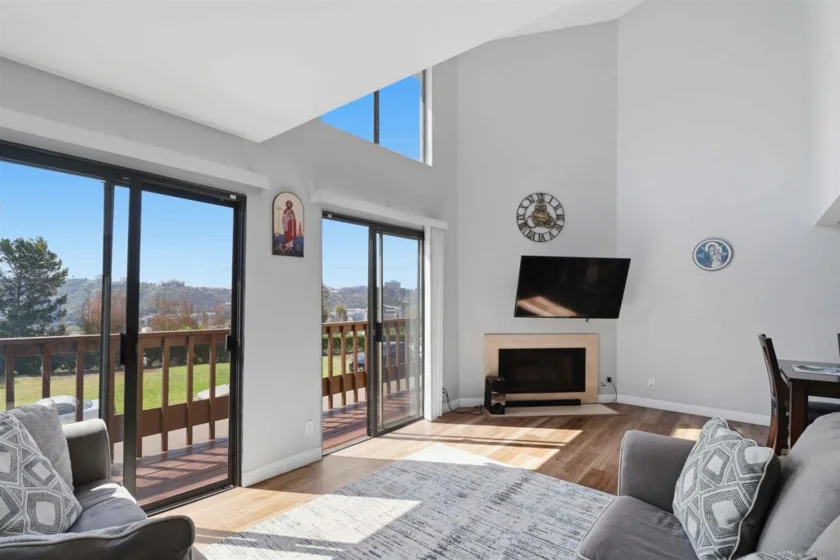 6862 Camino Berdecio photo 1