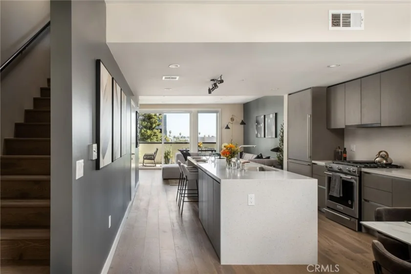 380 Cordova Street #517 photo 4