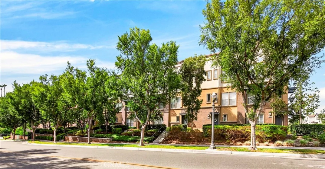 2256 Clark photo 41
