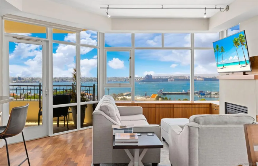 700 W Harbor #1204 photo 1