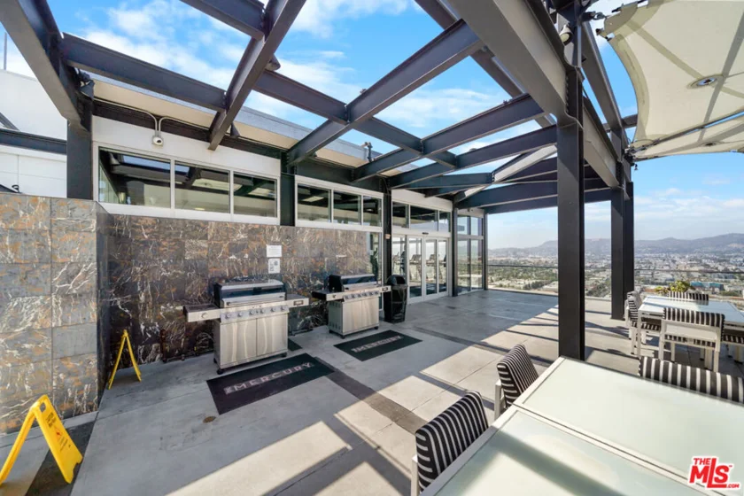 3810 Wilshire Boulevard #1801 photo 37