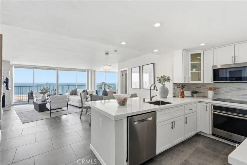 700 E Ocean Boulevard #2305 photo 2