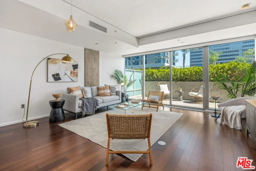 1155 S Grand Avenue #609 photo 1