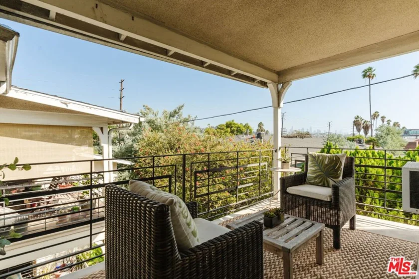 2021 Hillhurst Avenue #8 photo 17