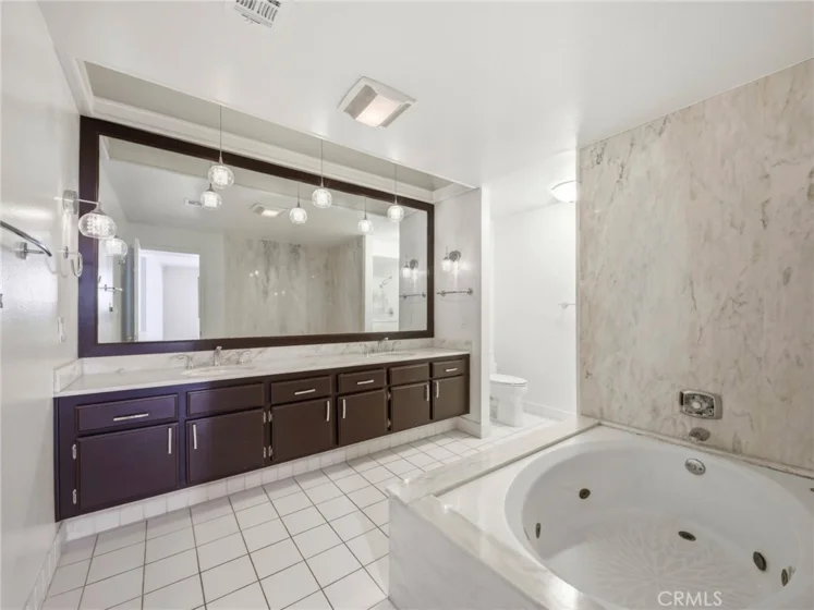 1315 Roxbury Drive #204 photo 11