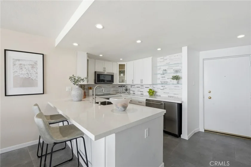 700 E Ocean Boulevard #2305 photo 4
