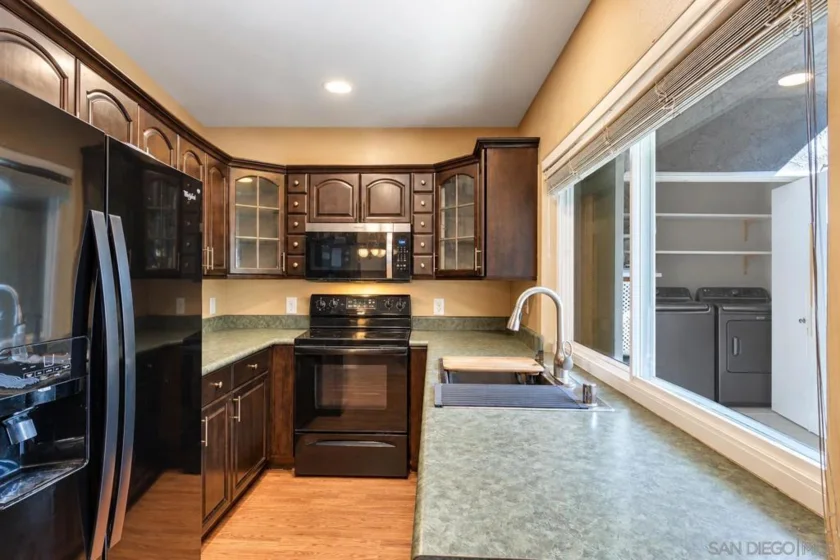 310 Sun Court photo 6