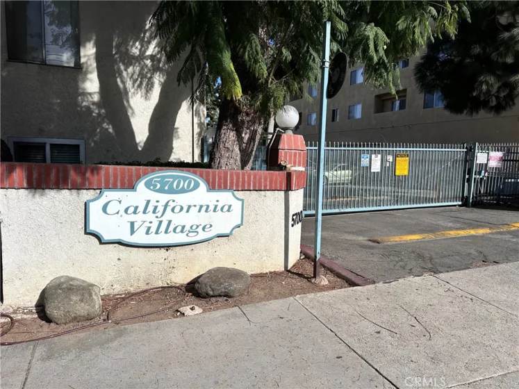 5700 Etiwanda #264 photo 33