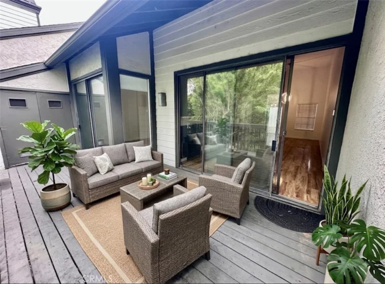 2542 W Macarthur photo 18