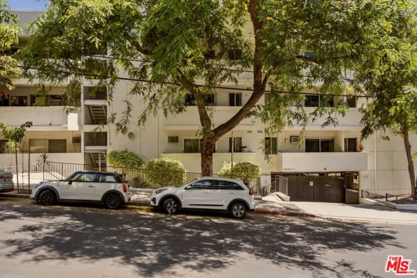 960 Larrabee Street #117 photo 20