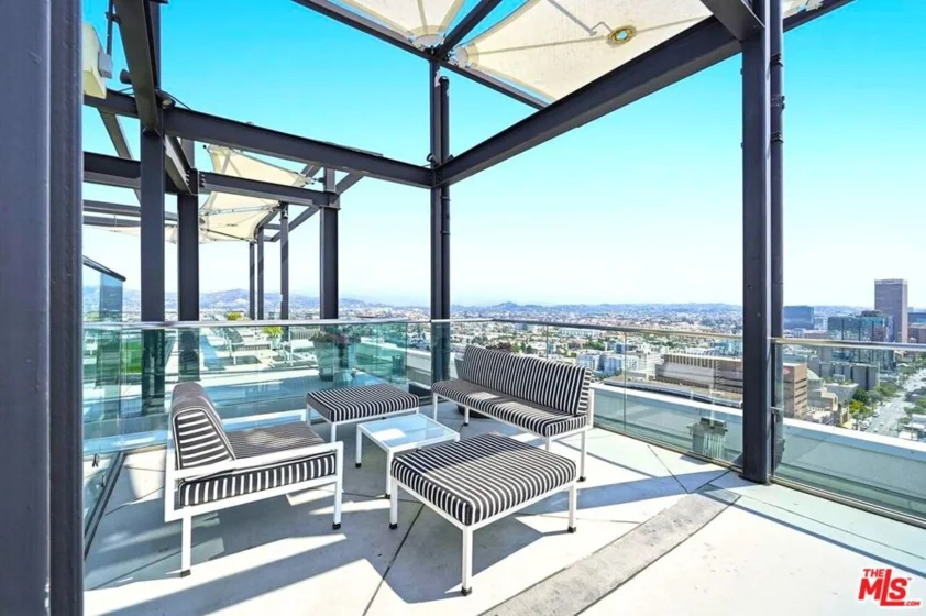3810 Wilshire Boulevard #605 photo 34