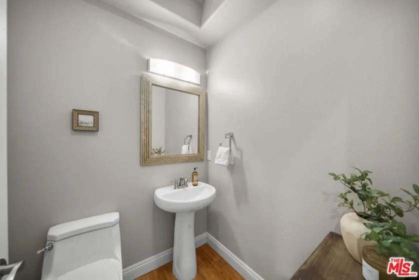 5727 Camellia Avenue #108 photo 10