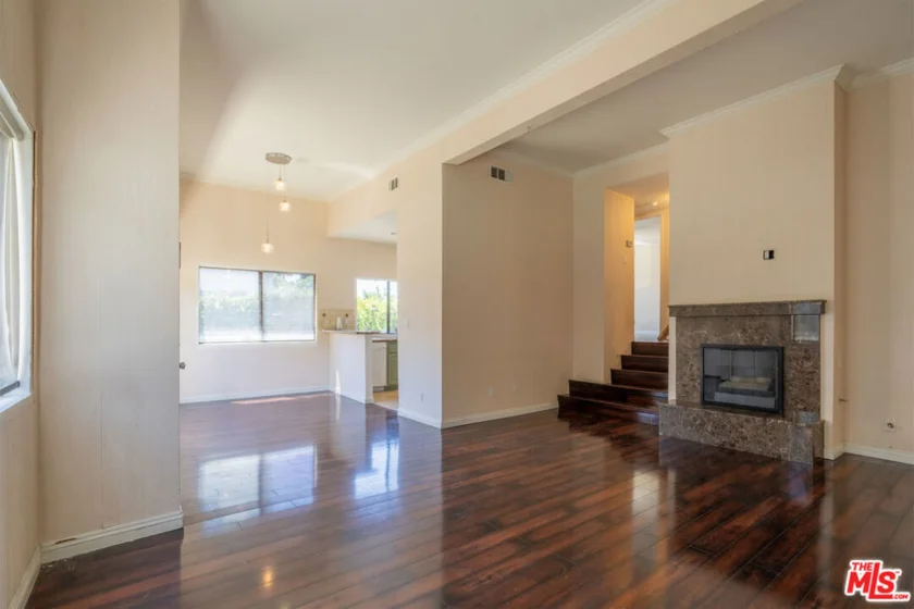 18445 Hatteras Street #504 photo 1