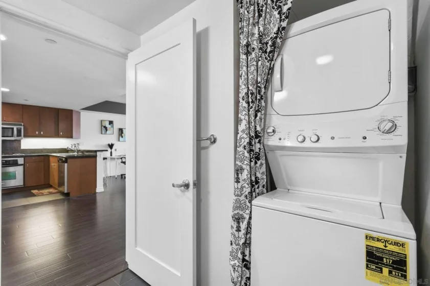 875 G Street #512 photo 7