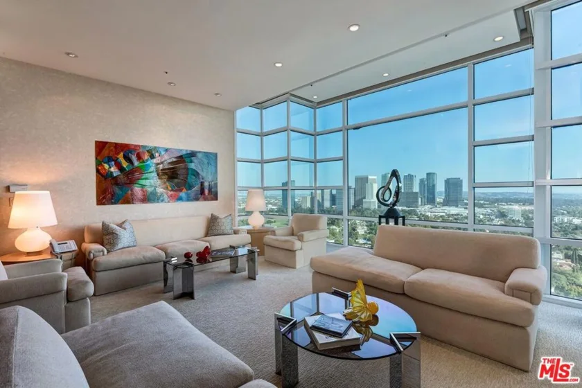 10380 Wilshire Boulevard #1703 photo 1