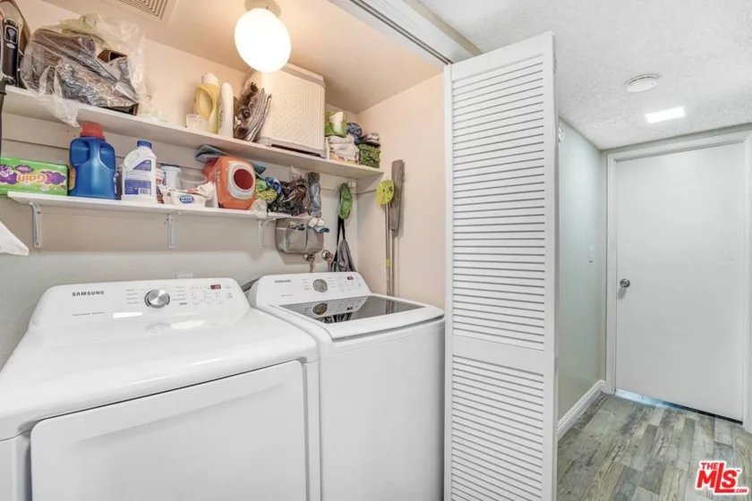 21333 Lassen Street #8B photo 4