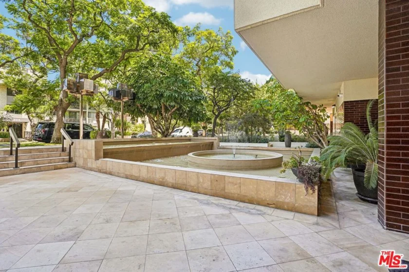 325 N Oakhurst Drive #PH2 photo 5