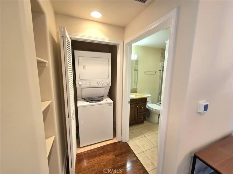 4724 Kester Avenue #409 photo 19