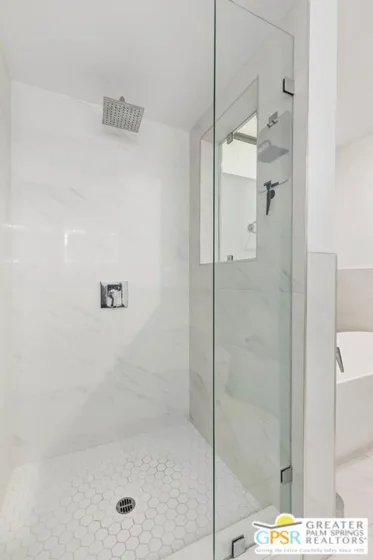 848 N Kings Road #102 photo 25