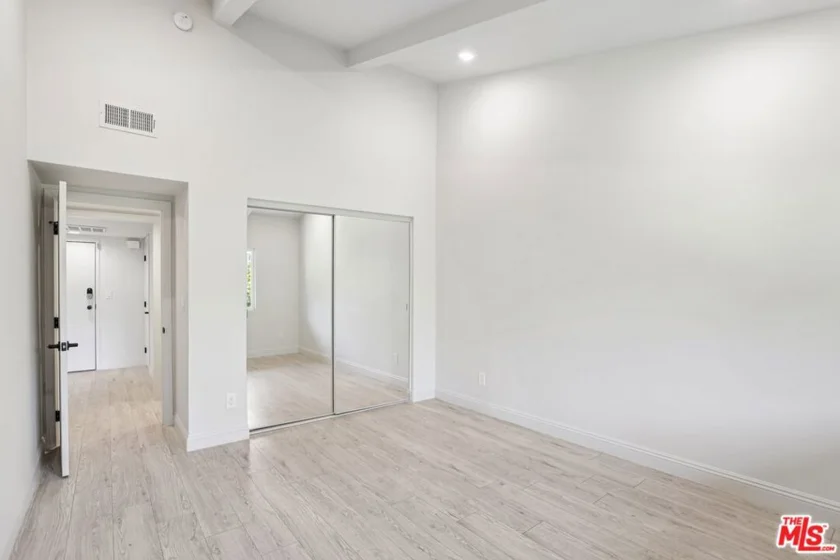 2700 Cahuenga Boulevard #E 4313 photo 15