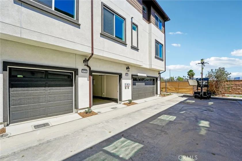 9524 Hannah Way photo 8