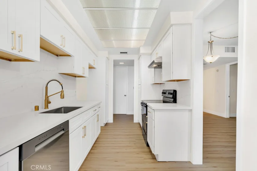 14530 Benefit Street #102 photo 16