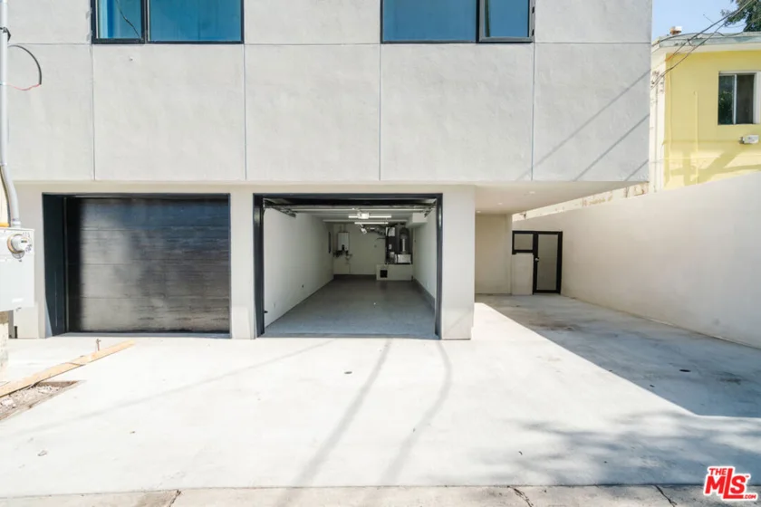 609 Broadway Street photo 5