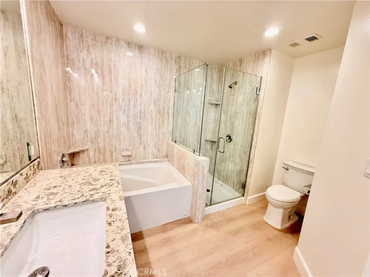 1310 E Ocean #407 photo 32